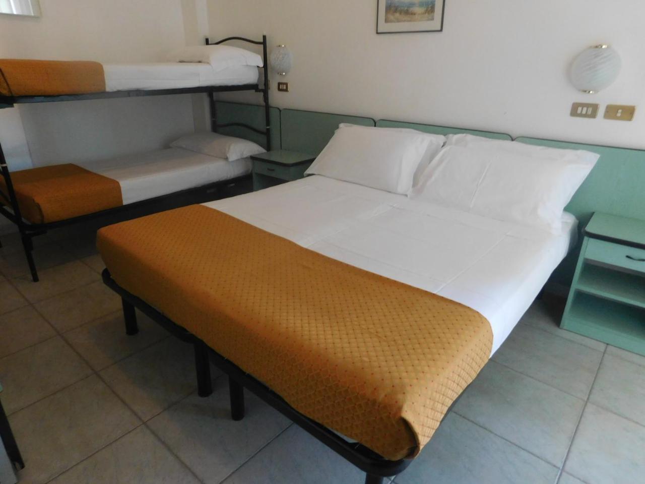 Hotel Dolores Rimini Extérieur photo